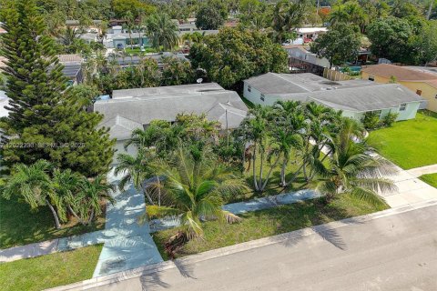 Casa en venta en Margate, Florida, 3 dormitorios, 166.67 m2 № 2260472 - foto 30