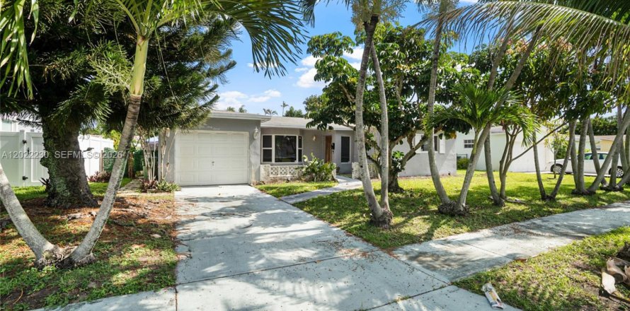 Casa en Margate, Florida 3 dormitorios, 166.67 m2 № 2260472
