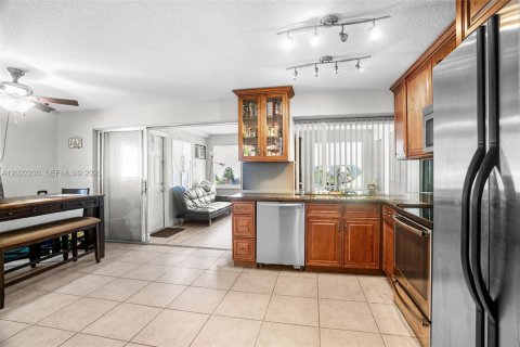 Casa en venta en Margate, Florida, 3 dormitorios, 166.67 m2 № 2260472 - foto 15