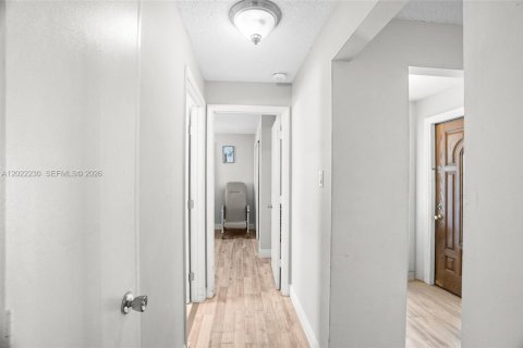 Casa en venta en Margate, Florida, 3 dormitorios, 166.67 m2 № 2260472 - foto 13