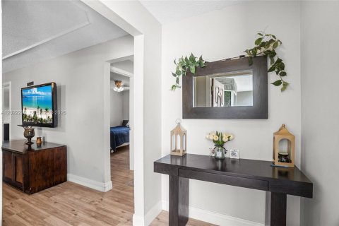 Casa en venta en Margate, Florida, 3 dormitorios, 166.67 m2 № 2260472 - foto 5