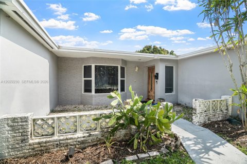 Casa en venta en Margate, Florida, 3 dormitorios, 166.67 m2 № 2260472 - foto 4