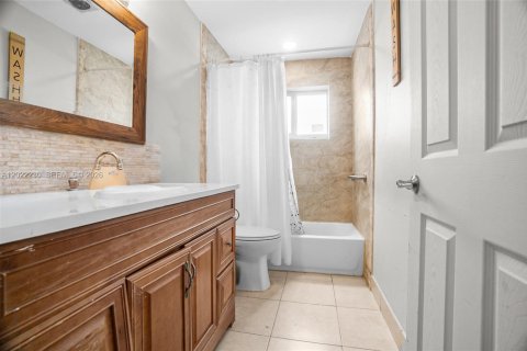 Casa en venta en Margate, Florida, 3 dormitorios, 166.67 m2 № 2260472 - foto 12