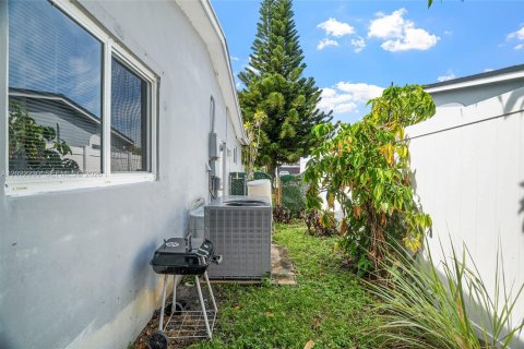 Casa en venta en Margate, Florida, 3 dormitorios, 166.67 m2 № 2260472 - foto 28