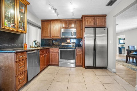 Casa en venta en Margate, Florida, 3 dormitorios, 166.67 m2 № 2260472 - foto 17