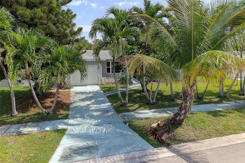 Casa en venta en Margate, Florida, 3 dormitorios, 166.67 m2 № 2260472 - foto 29