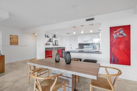 Condo in Key Biscayne, Florida, 2 bedrooms  № 2169512 - photo 15