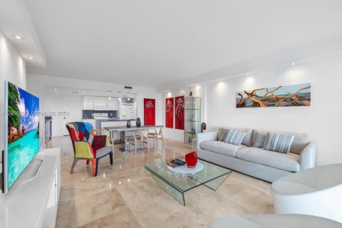 Condo in Key Biscayne, Florida, 2 bedrooms  № 2169512 - photo 17