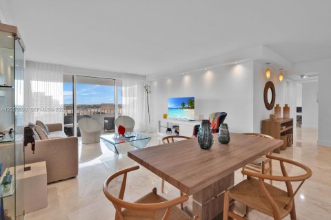 Condo in Key Biscayne, Florida, 2 bedrooms  № 2169512 - photo 19