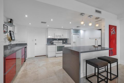 Condo in Key Biscayne, Florida, 2 bedrooms  № 2169512 - photo 24