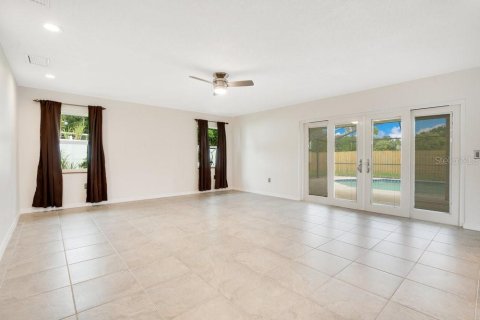 House in Orlando, Florida 4 bedrooms, 177.81 sq.m. № 1886180 - photo 11