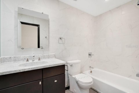 House in Orlando, Florida 4 bedrooms, 177.81 sq.m. № 1886180 - photo 21