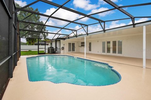 House in Orlando, Florida 4 bedrooms, 177.81 sq.m. № 1886180 - photo 25