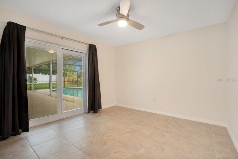 House in Orlando, Florida 4 bedrooms, 177.81 sq.m. № 1886180 - photo 17