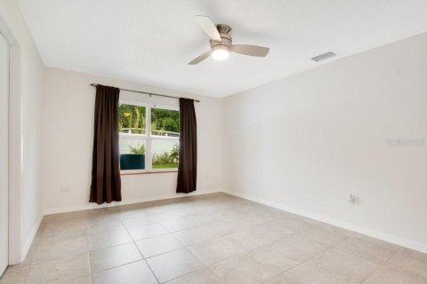 House in Orlando, Florida 4 bedrooms, 177.81 sq.m. № 1886180 - photo 13