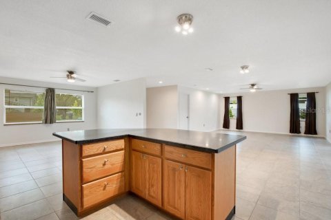 House in Orlando, Florida 4 bedrooms, 177.81 sq.m. № 1886180 - photo 6