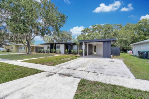 House in Orlando, Florida 3 bedrooms, 126.25 sq.m. № 2152022 - photo 3