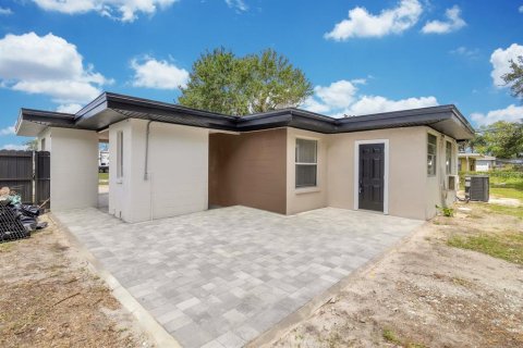 House in Orlando, Florida 3 bedrooms, 126.25 sq.m. № 2152022 - photo 24