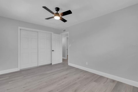 House in Orlando, Florida 3 bedrooms, 126.25 sq.m. № 2152022 - photo 7