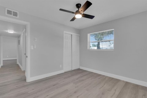 House in Orlando, Florida 3 bedrooms, 126.25 sq.m. № 2152022 - photo 5