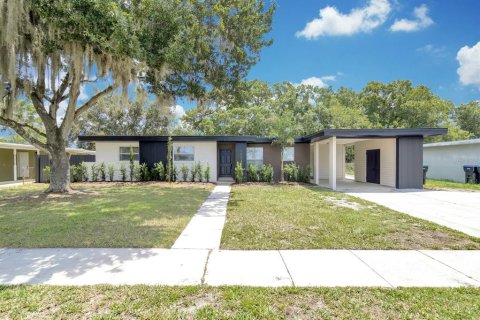 House in Orlando, Florida 3 bedrooms, 126.25 sq.m. № 2152022 - photo 2