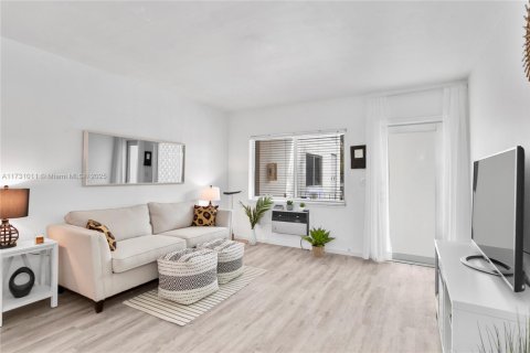 Condo in Miami Beach, Florida  № 1480559 - photo 6