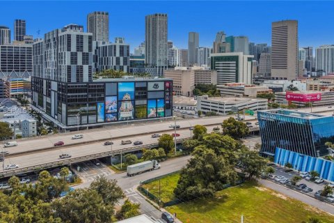 Commercial property in Miami, Florida № 2076808 - photo 11