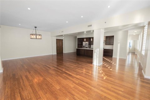 Condominio en venta en Saint Petersburg, Florida, 2 dormitorios, 161.65 m2 № 2101923 - foto 11
