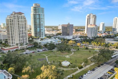 Condominio en venta en Saint Petersburg, Florida, 2 dormitorios, 161.65 m2 № 2101923 - foto 30