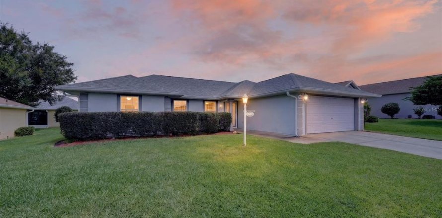 Villa ou maison à Summerfield, Floride 3 chambres, 123.56 m2 № 2341499