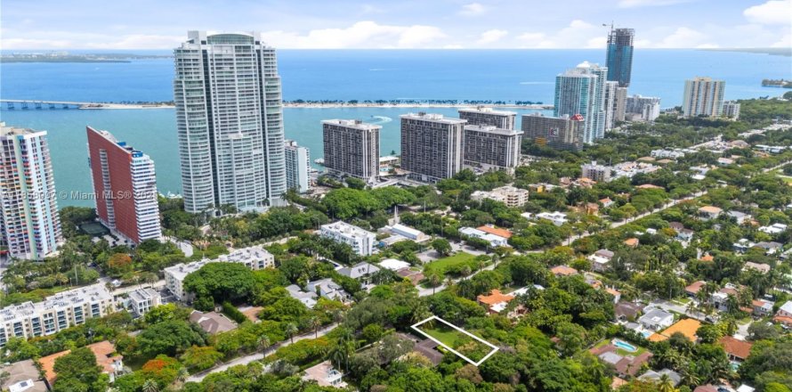 Terrain à Miami, Floride № 1979346