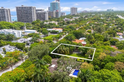 Terrain à vendre à Miami, Floride № 1979346 - photo 2