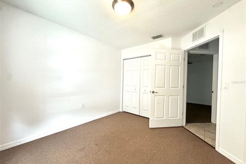 House in Saint Petersburg, Florida 3 bedrooms, 111.48 sq.m. № 2198714 - photo 8