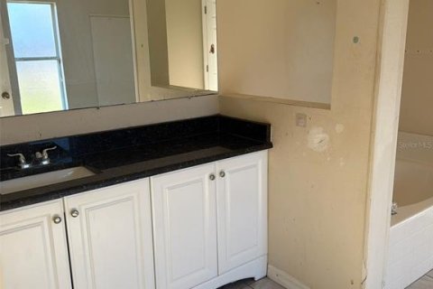 Купить виллу или дом в Эджуотер, Флорида 8 комнат, 206.15м2, № 2098884 - фото 21