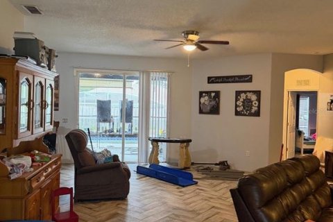 House in Edgewater, Florida 4 bedrooms, 206.15 sq.m. № 2098884 - photo 6