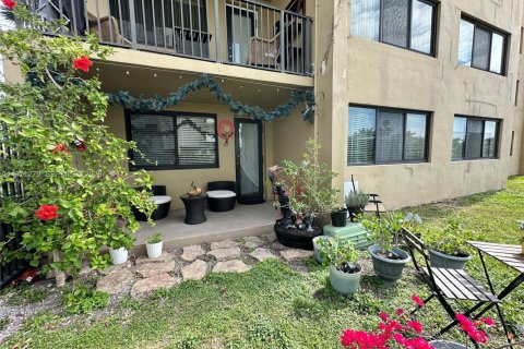 Condo in Hallandale Beach, Florida, 1 bedroom  № 2040918