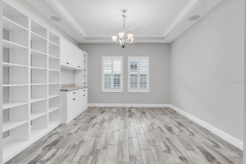 House in Odessa, Florida 5 bedrooms, 391.86 sq.m. № 1909904 - photo 17