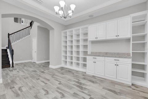 House in Odessa, Florida 5 bedrooms, 391.86 sq.m. № 1909904 - photo 18