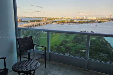 Condo in Miami, Florida, 1 bedroom № 1983880 - photo 9