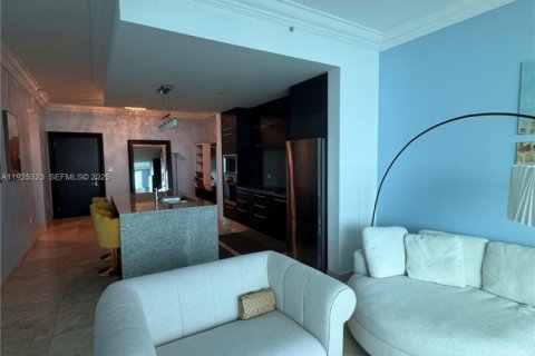 Condo in Miami, Florida, 1 bedroom № 1983880 - photo 28