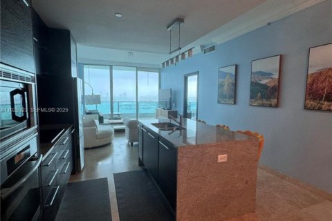 Condo in Miami, Florida, 1 bedroom № 1983880 - photo 13