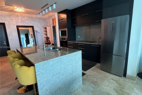 Condo in Miami, Florida, 1 bedroom № 1983880 - photo 25