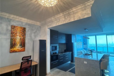 Condo in Miami, Florida, 1 bedroom № 1983880 - photo 30