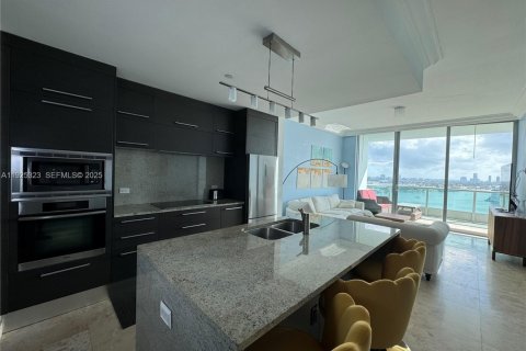 Condo in Miami, Florida, 1 bedroom № 1983880 - photo 20