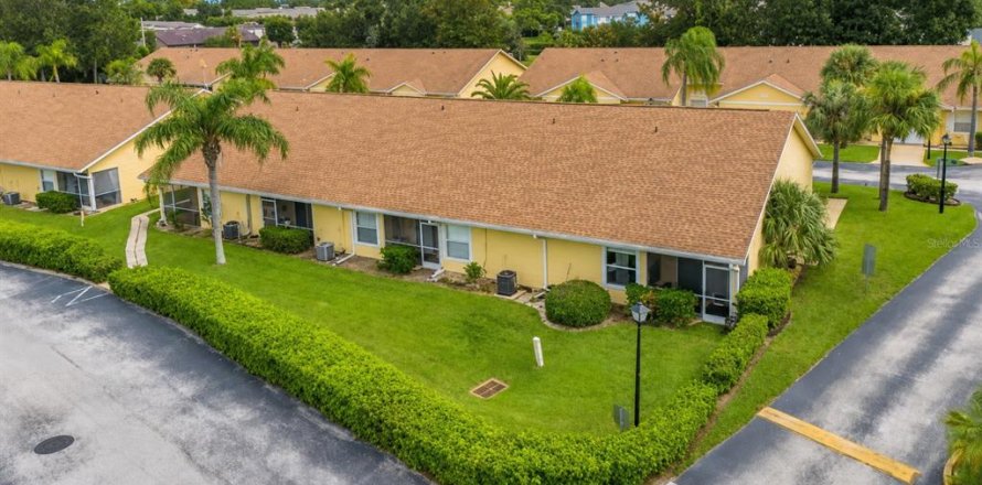 Townhouse in Kissimmee, Florida 3 bedrooms, 93.27 sq.m. № 2318580