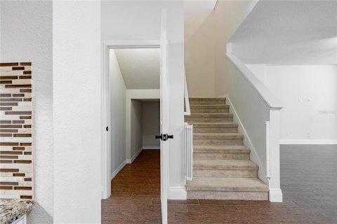 Casa en venta en Oviedo, Florida, 6 dormitorios, 391.49 m2 № 1843234 - foto 13