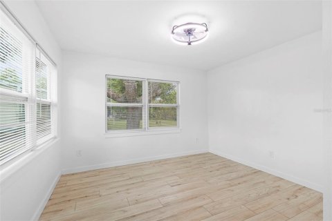 House in Tampa, Florida 3 bedrooms, 75.81 sq.m. № 1881048 - photo 6