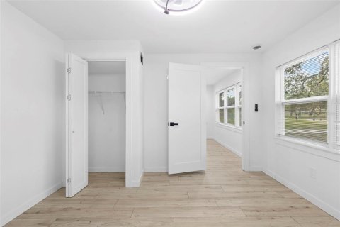 House in Tampa, Florida 3 bedrooms, 75.81 sq.m. № 1881048 - photo 8