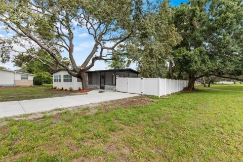 House in Tampa, Florida 3 bedrooms, 75.81 sq.m. № 1881048 - photo 26