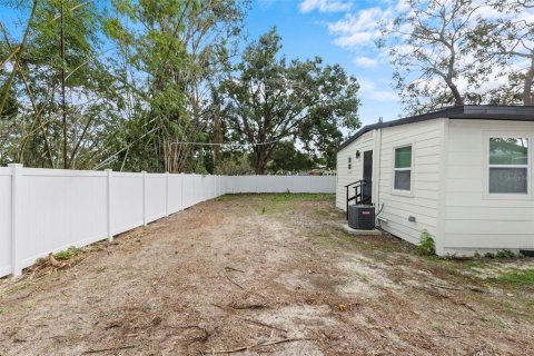 House in Tampa, Florida 3 bedrooms, 75.81 sq.m. № 1881048 - photo 20
